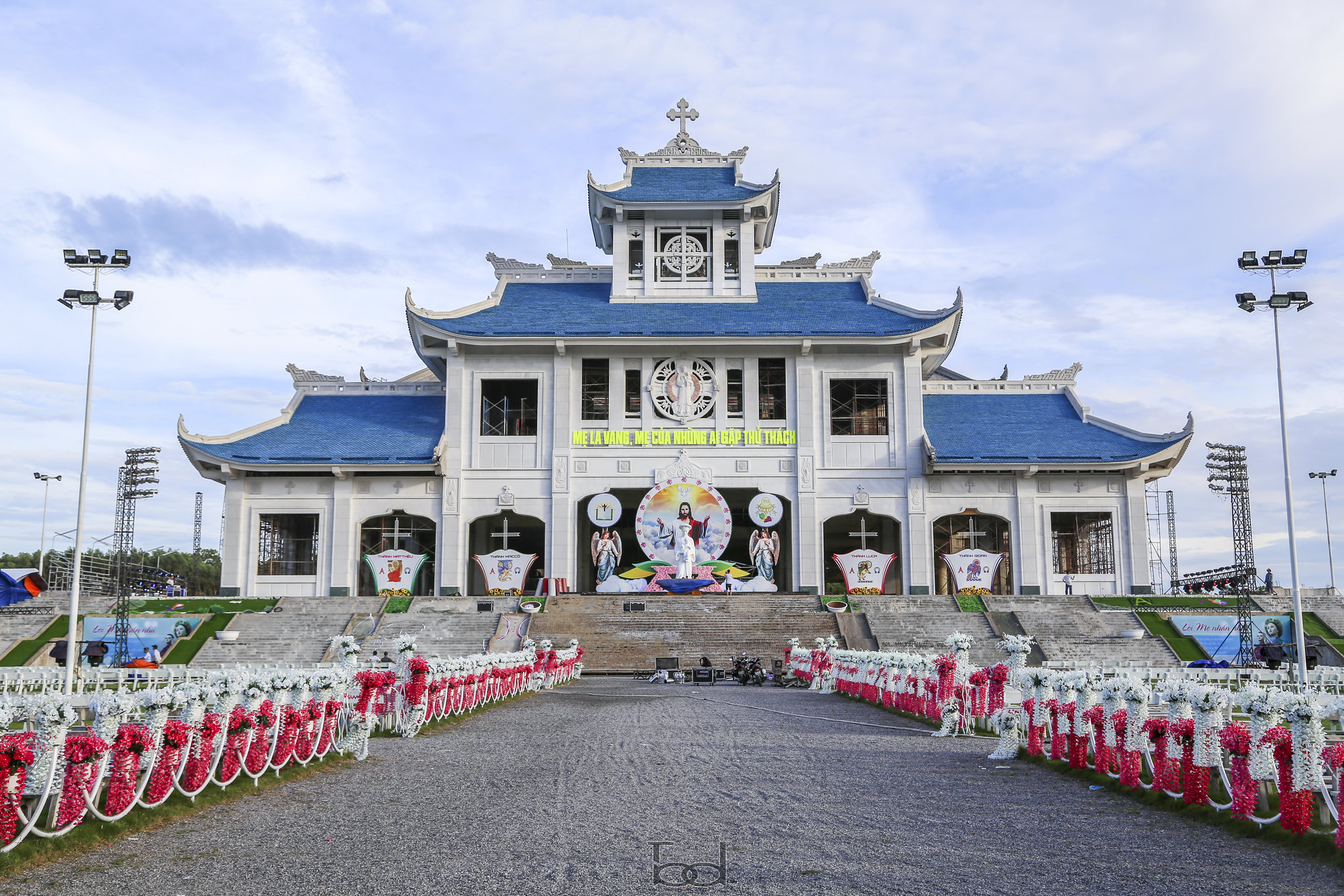Đền Thờ La Vang